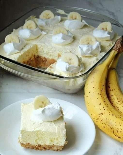 Banana Cream Cheesecake Cake