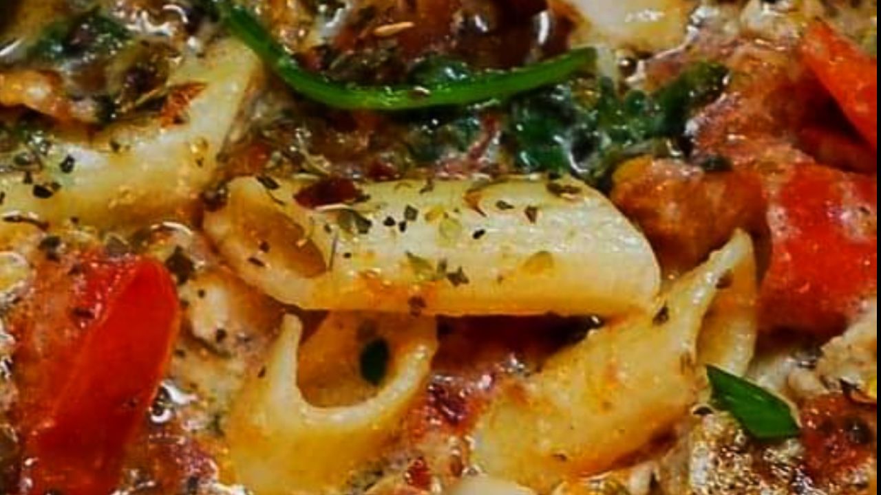One Pot Creamy Sun Dried Tomato and Spinach Pasta with Chicken